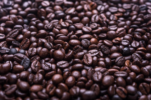 difference between light and dark roast coffee